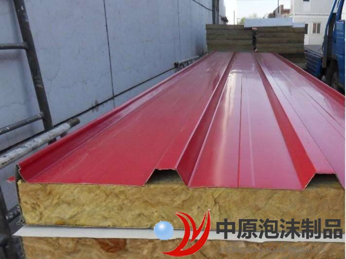 梅红夹芯泡沫板
